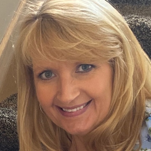 Meet your Posher, Angela - Picture 1 of 1